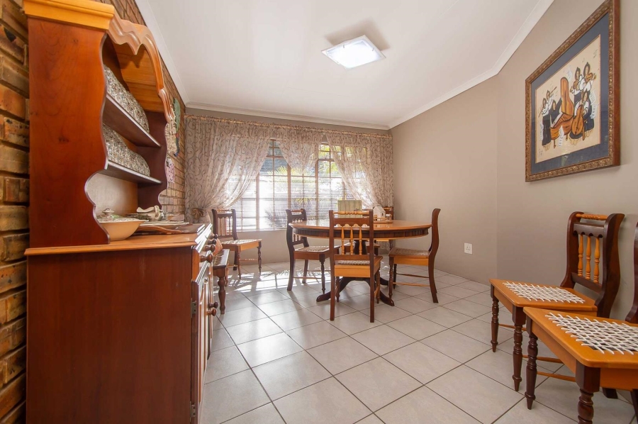 6 Bedroom Property for Sale in Noordheuwel Gauteng