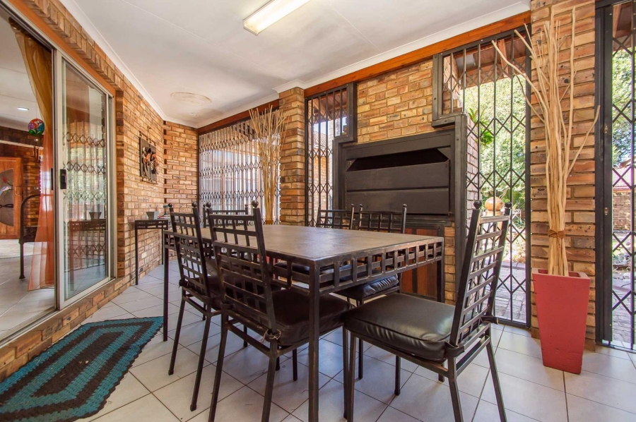 6 Bedroom Property for Sale in Noordheuwel Gauteng