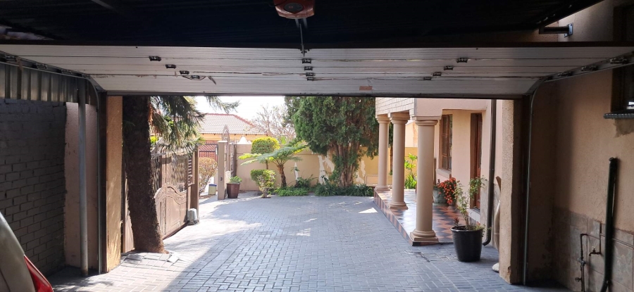 4 Bedroom Property for Sale in Morula View Gauteng