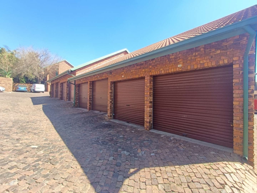 2 Bedroom Property for Sale in Zwartkop Gauteng