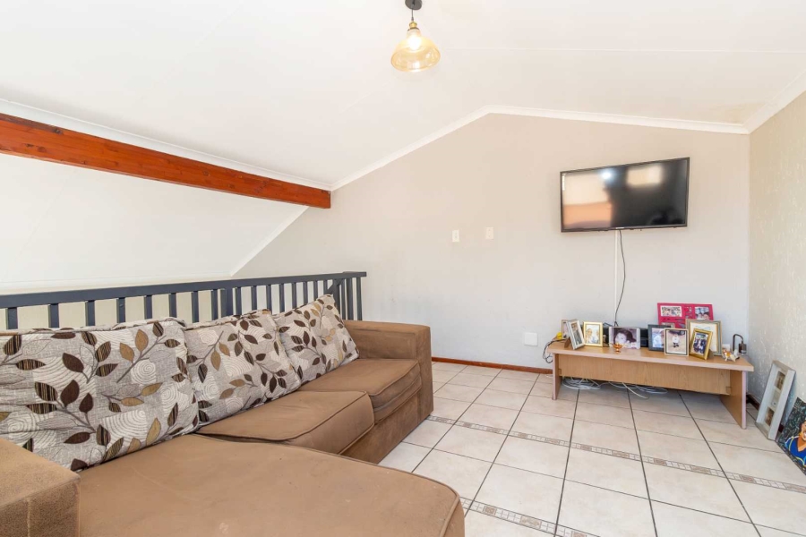 To Let 2 Bedroom Property for Rent in Bromhof Gauteng