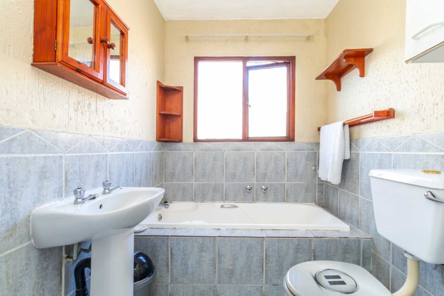 To Let 2 Bedroom Property for Rent in Bromhof Gauteng