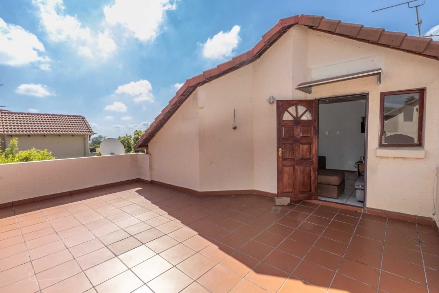 To Let 2 Bedroom Property for Rent in Bromhof Gauteng