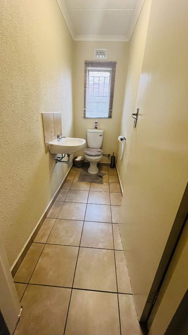 4 Bedroom Property for Sale in Alrode Gauteng