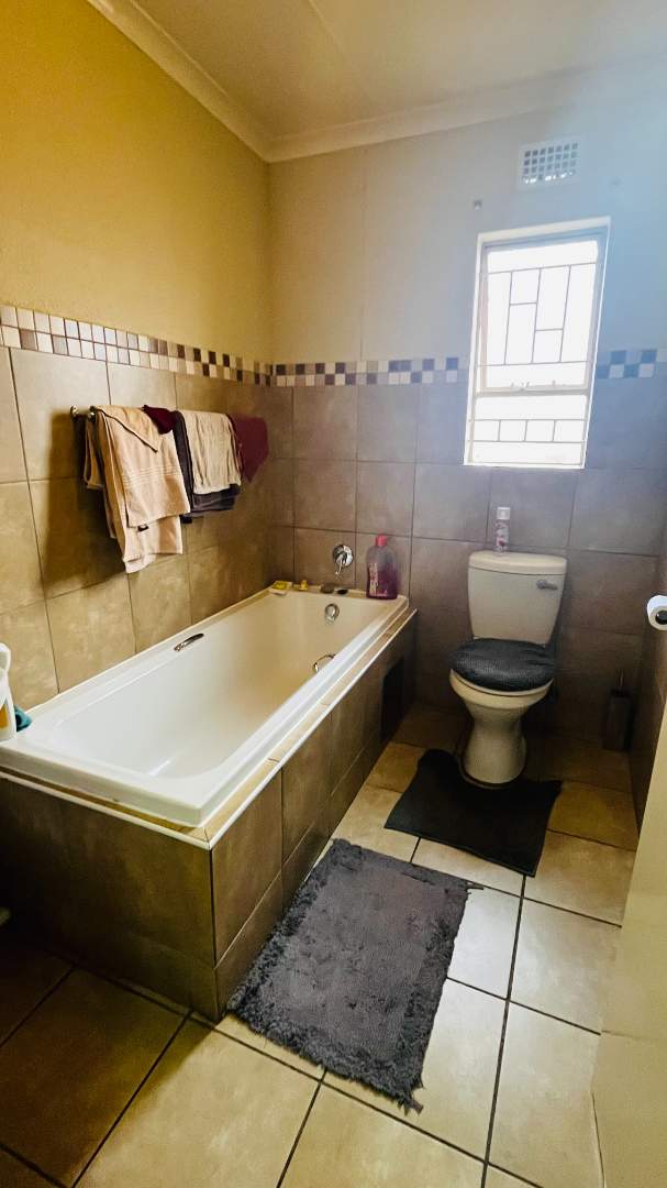 4 Bedroom Property for Sale in Alrode Gauteng