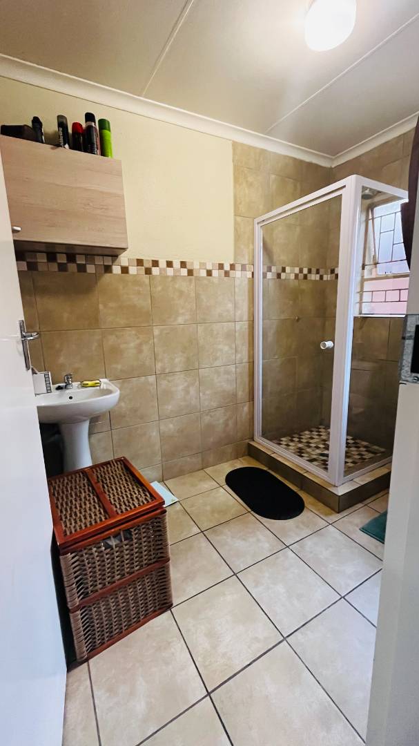 4 Bedroom Property for Sale in Alrode Gauteng