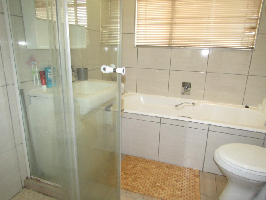 2 Bedroom Property for Sale in Glenhazel Gauteng