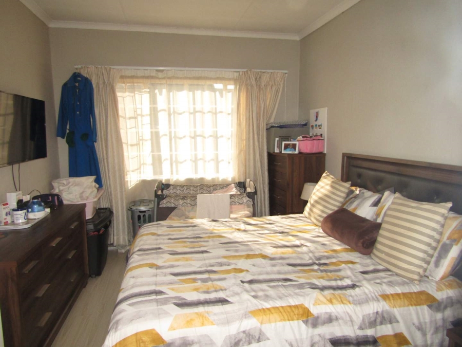 3 Bedroom Property for Sale in Corlett Gardens Gauteng