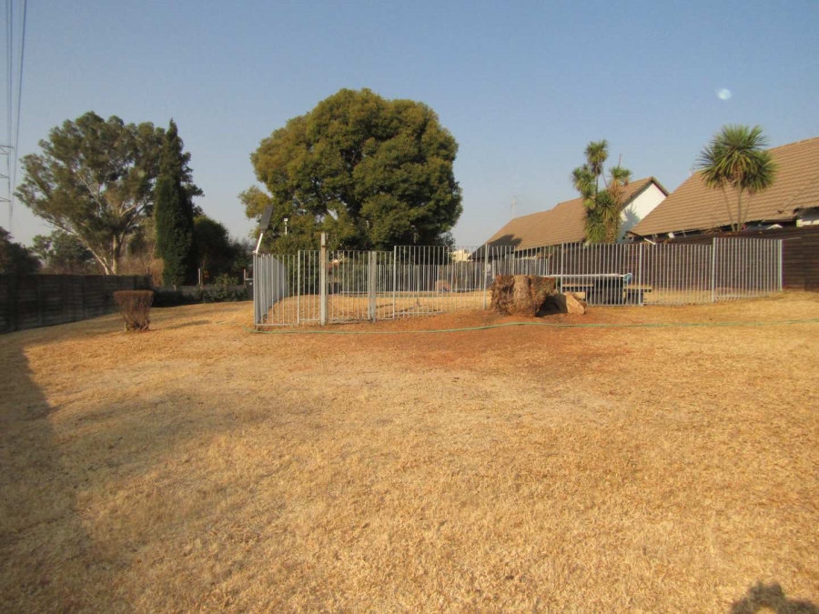 3 Bedroom Property for Sale in Corlett Gardens Gauteng