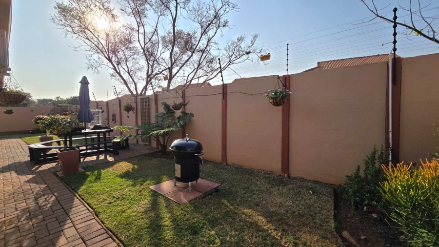 3 Bedroom Property for Sale in Annlin Gauteng