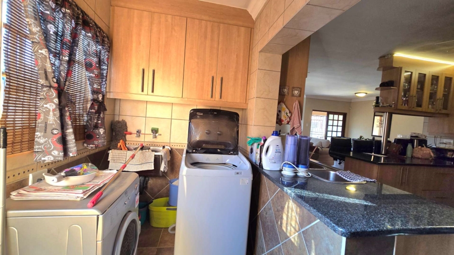 3 Bedroom Property for Sale in Annlin Gauteng