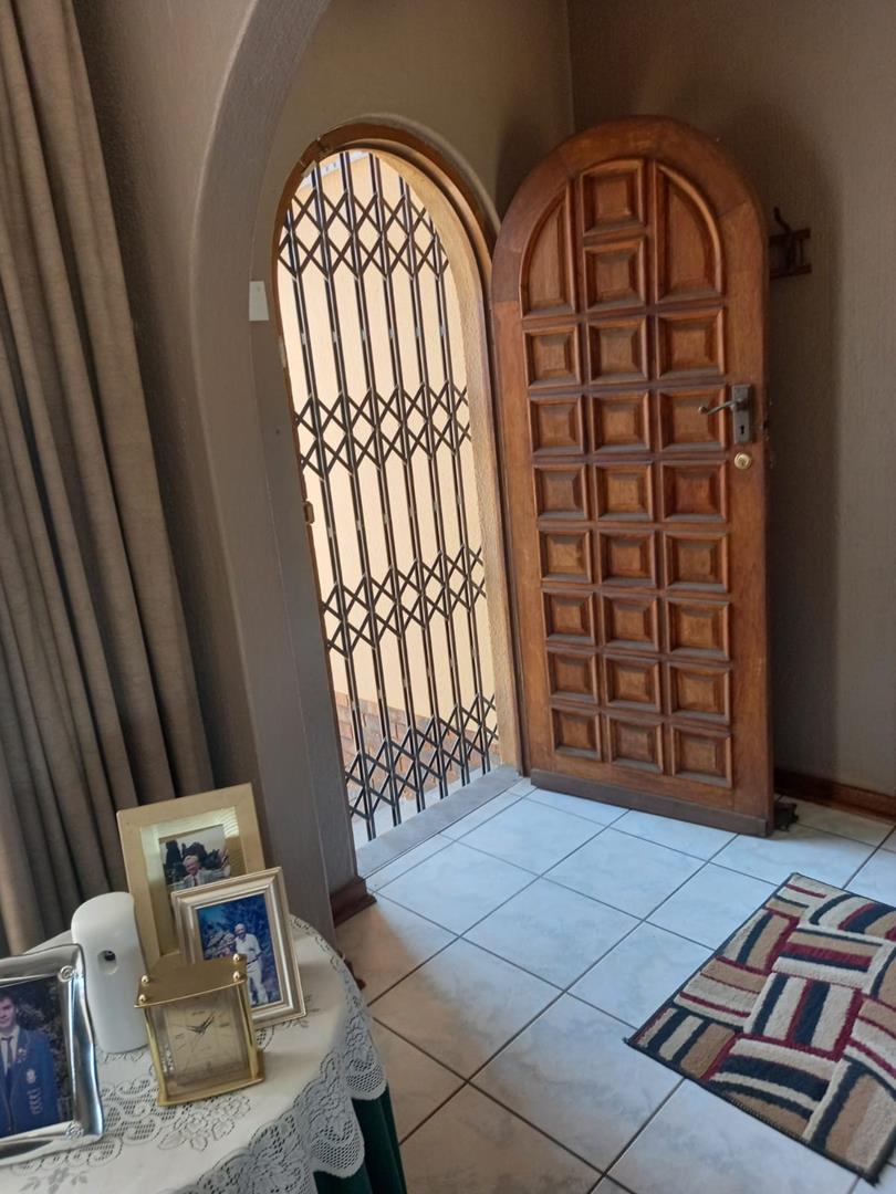 3 Bedroom Property for Sale in Oakdene Gauteng