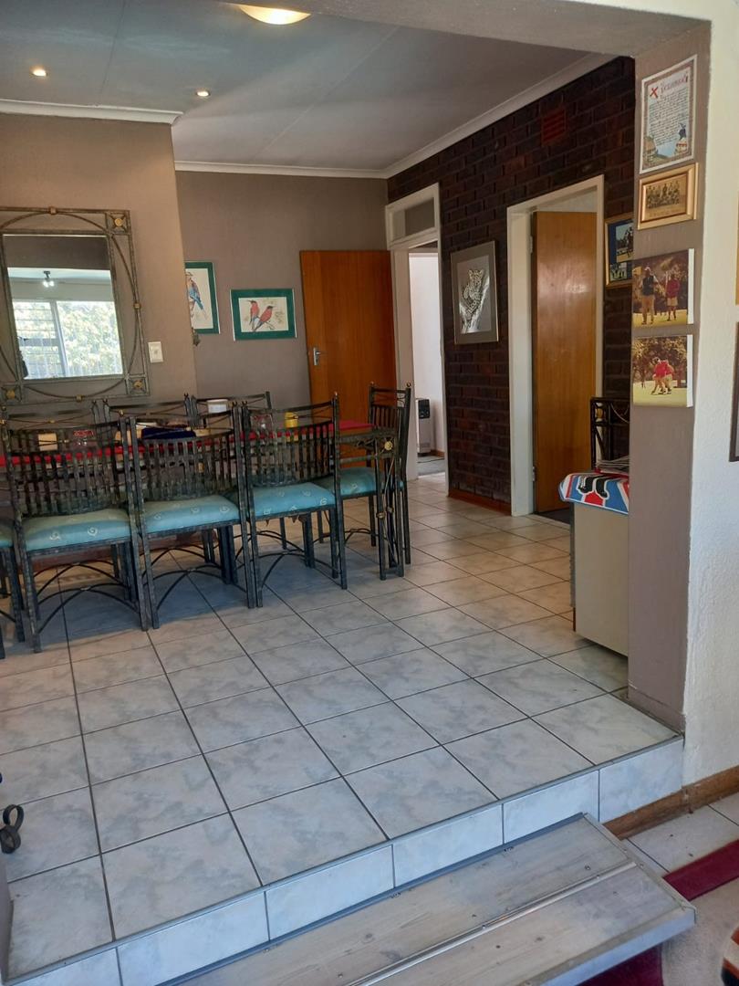 3 Bedroom Property for Sale in Oakdene Gauteng