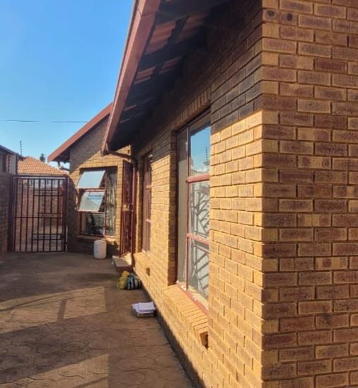 2 Bedroom Property for Sale in Soshanguve WW Gauteng