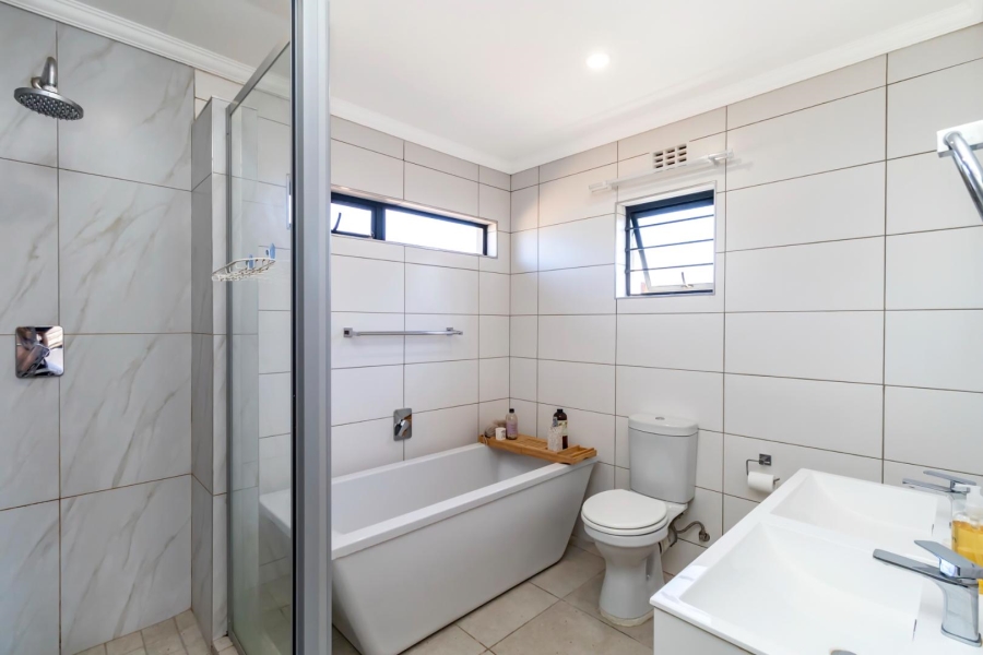 3 Bedroom Property for Sale in Lion Pride Gauteng