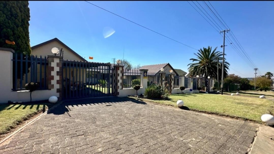 3 Bedroom Property for Sale in Tulisa Park Gauteng