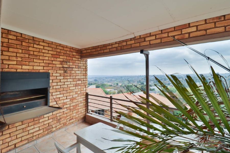 2 Bedroom Property for Sale in Windsor East Gauteng