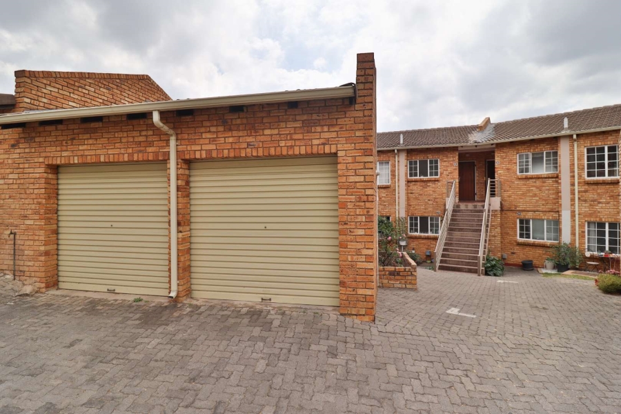 2 Bedroom Property for Sale in Windsor East Gauteng