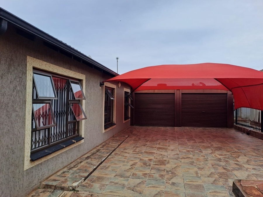 3 Bedroom Property for Sale in Soshanguve Gauteng