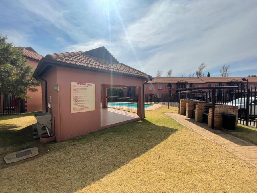 2 Bedroom Property for Sale in Terenure Gauteng