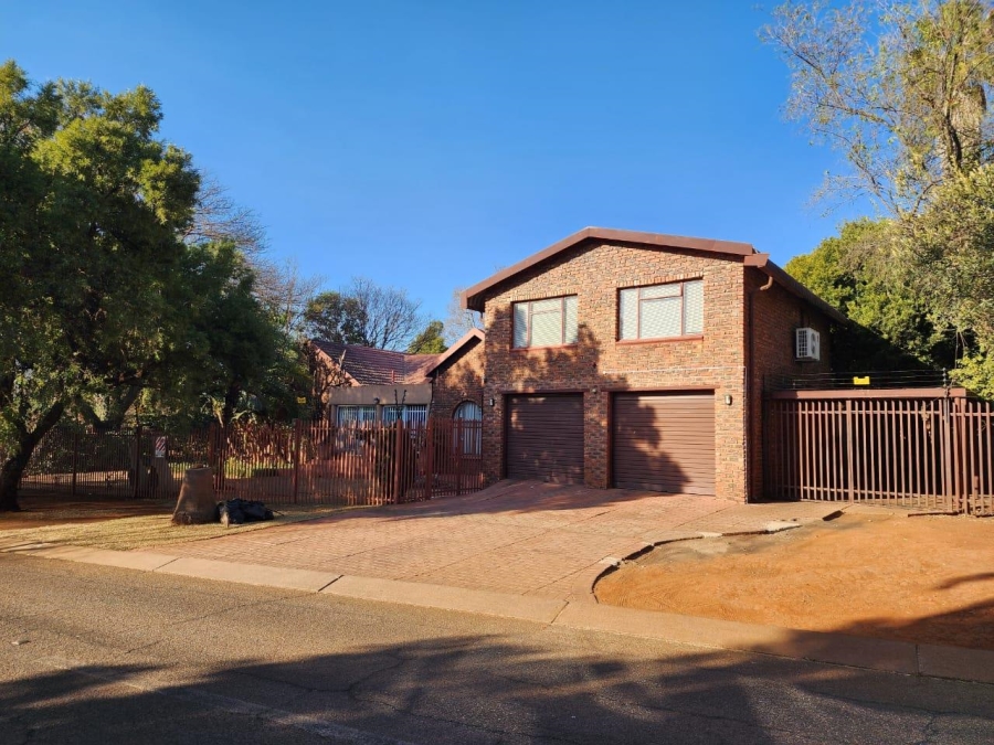 To Let 3 Bedroom Property for Rent in Eldoraigne Gauteng