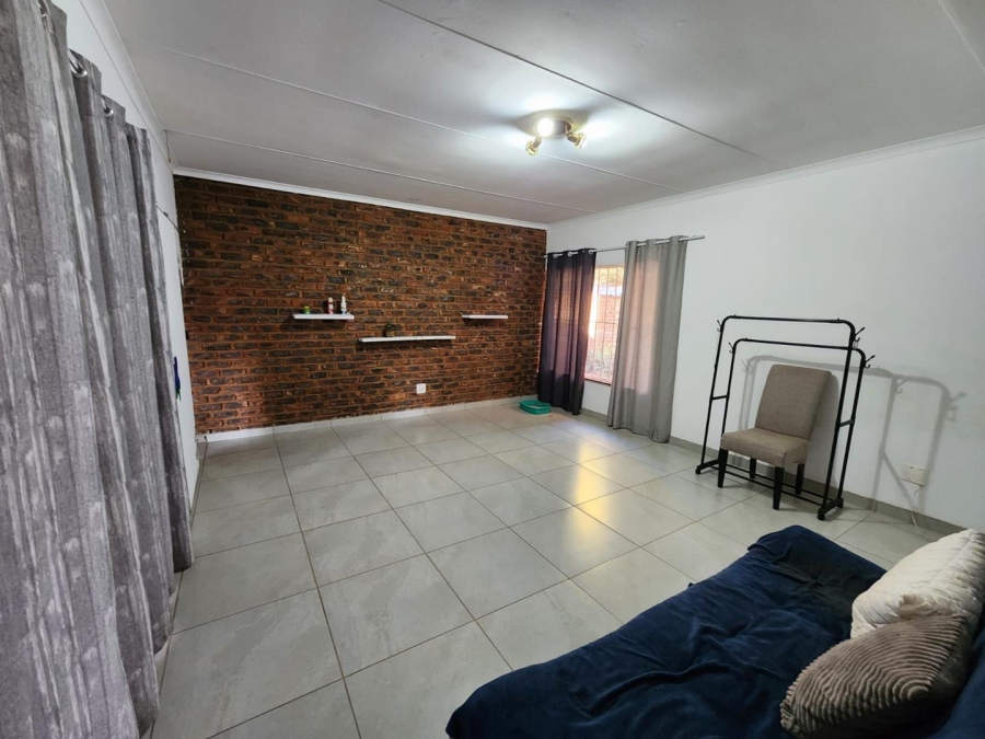 To Let 3 Bedroom Property for Rent in Eldoraigne Gauteng