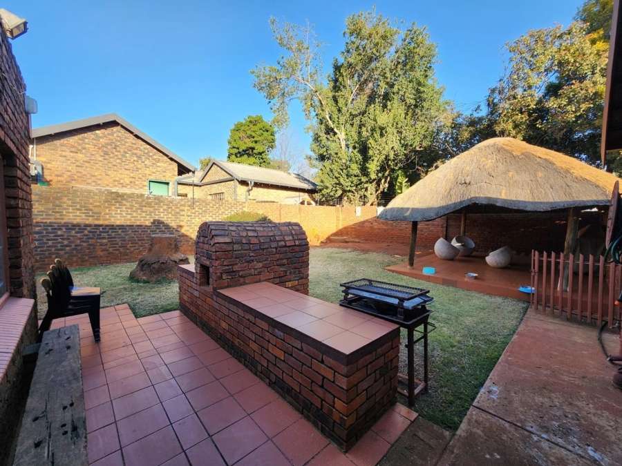 To Let 3 Bedroom Property for Rent in Eldoraigne Gauteng