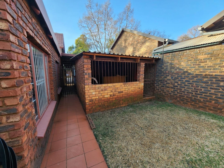 To Let 3 Bedroom Property for Rent in Eldoraigne Gauteng