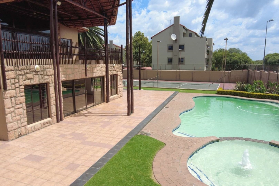 2 Bedroom Property for Sale in Lonehill Gauteng