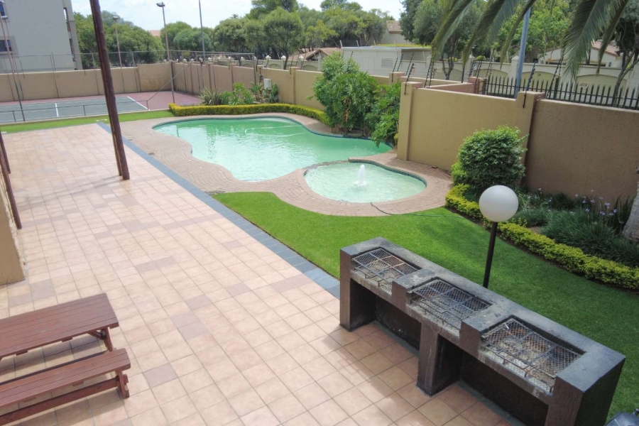 2 Bedroom Property for Sale in Lonehill Gauteng