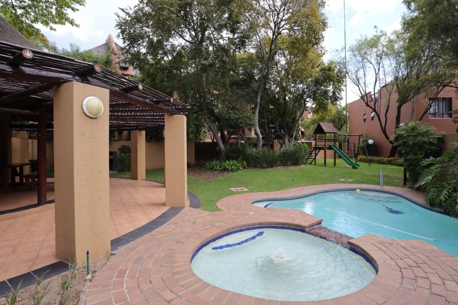 2 Bedroom Property for Sale in Lonehill Gauteng