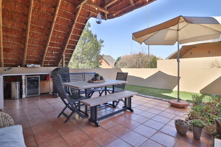 2 Bedroom Property for Sale in Lonehill Gauteng