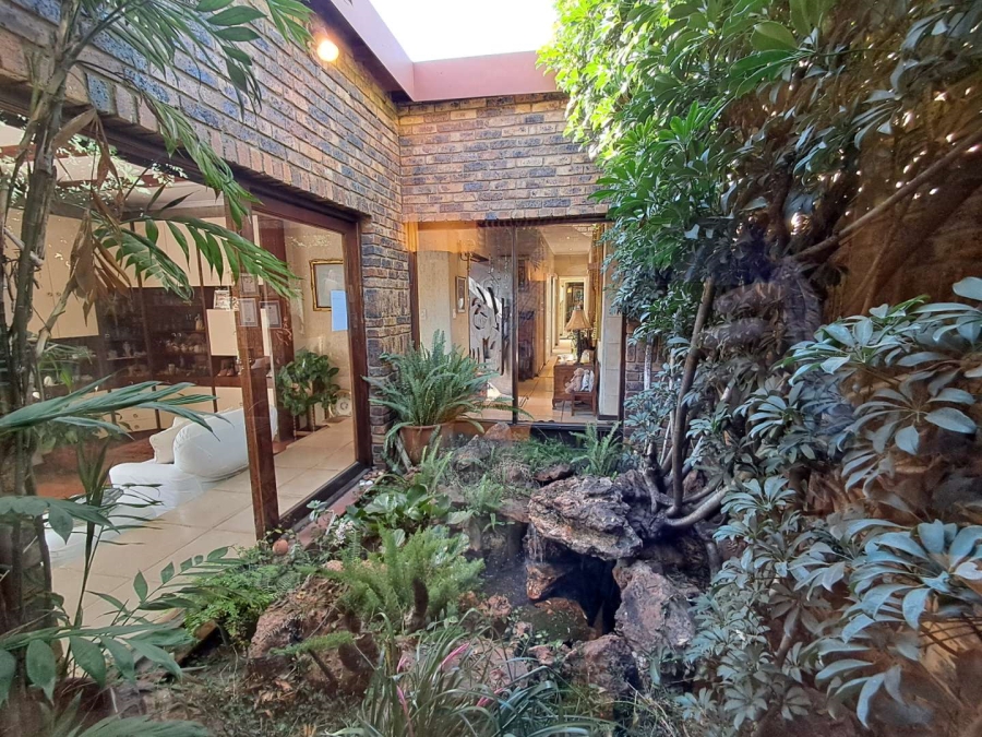 4 Bedroom Property for Sale in Glenvista Gauteng