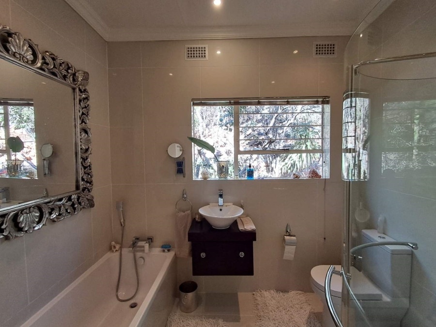 4 Bedroom Property for Sale in Glenvista Gauteng