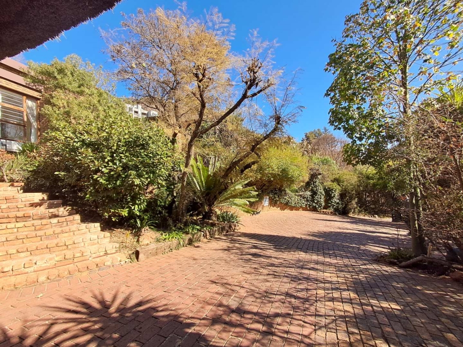 4 Bedroom Property for Sale in Glenvista Gauteng