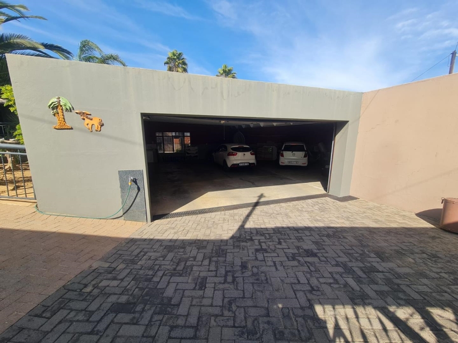 4 Bedroom Property for Sale in Linmeyer Gauteng