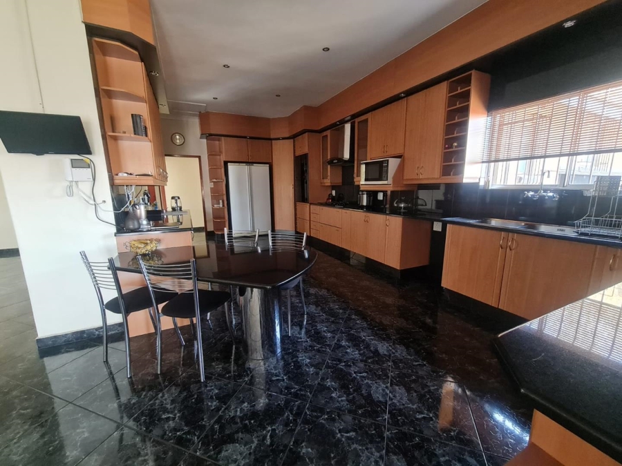 4 Bedroom Property for Sale in Linmeyer Gauteng