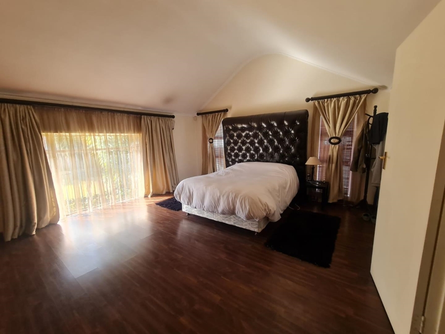 4 Bedroom Property for Sale in Linmeyer Gauteng