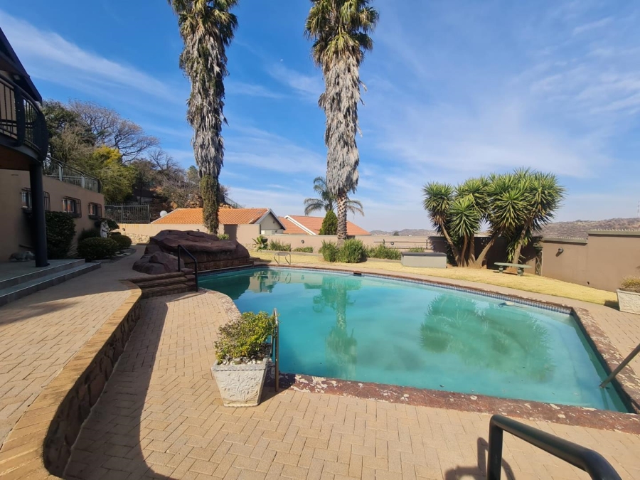 4 Bedroom Property for Sale in Linmeyer Gauteng