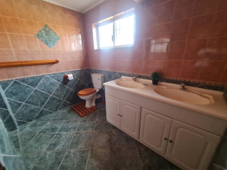 4 Bedroom Property for Sale in Linmeyer Gauteng