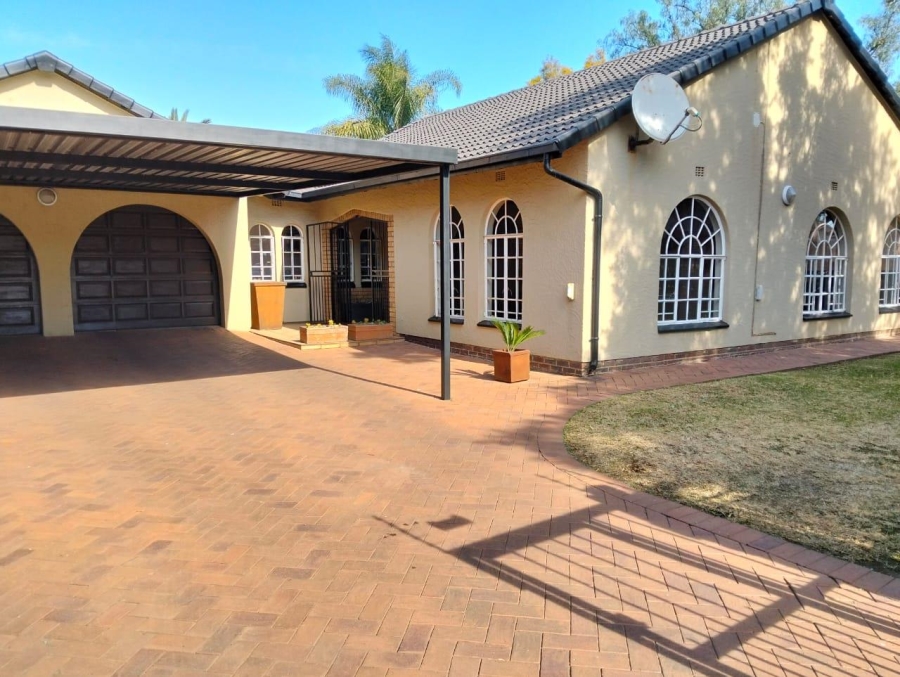 4 Bedroom Property for Sale in Brackenhurst Gauteng