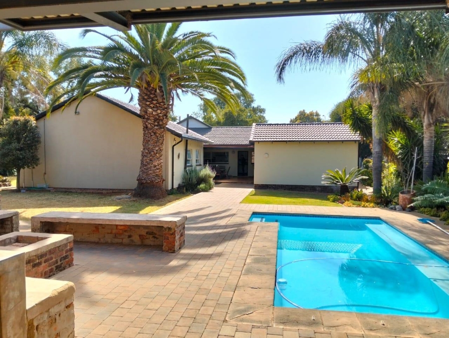 4 Bedroom Property for Sale in Brackenhurst Gauteng