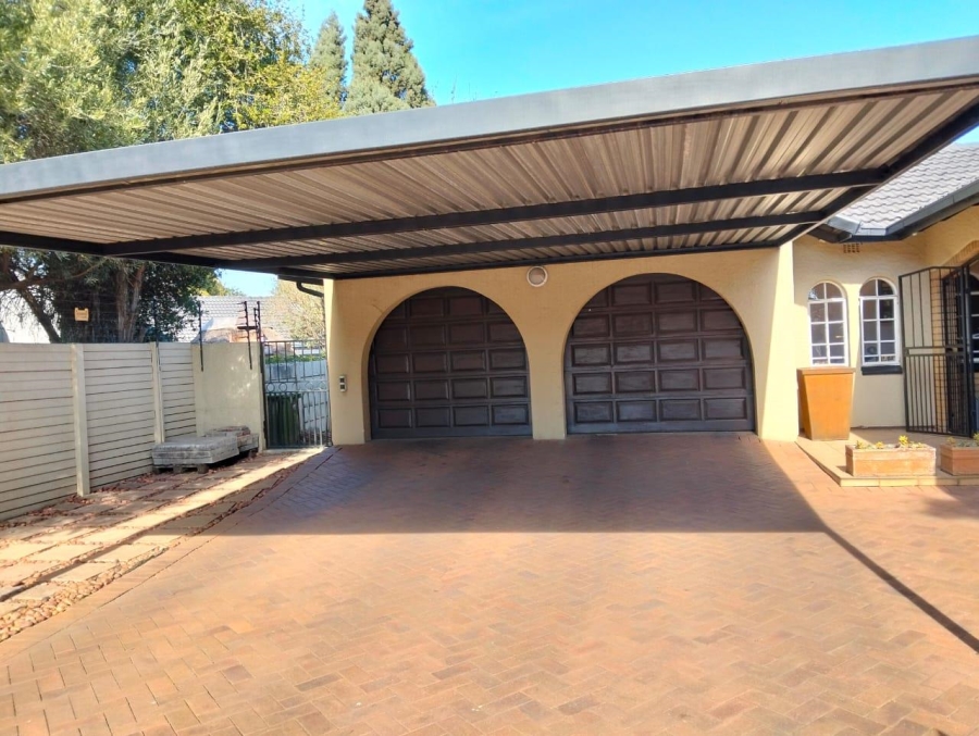 4 Bedroom Property for Sale in Brackenhurst Gauteng