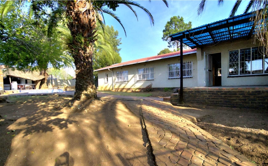 3 Bedroom Property for Sale in Brackendowns Gauteng