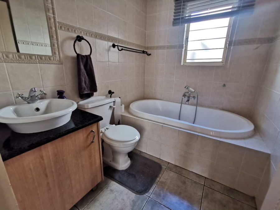 2 Bedroom Property for Sale in Boardwalk Gauteng