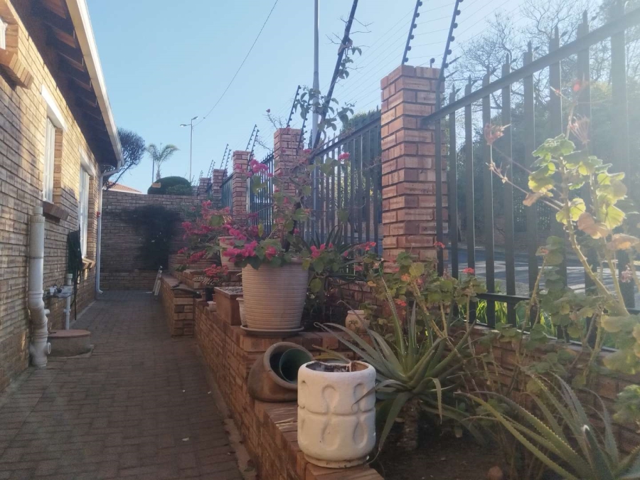 3 Bedroom Property for Sale in Noordheuwel Gauteng