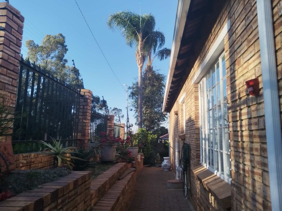 3 Bedroom Property for Sale in Noordheuwel Gauteng