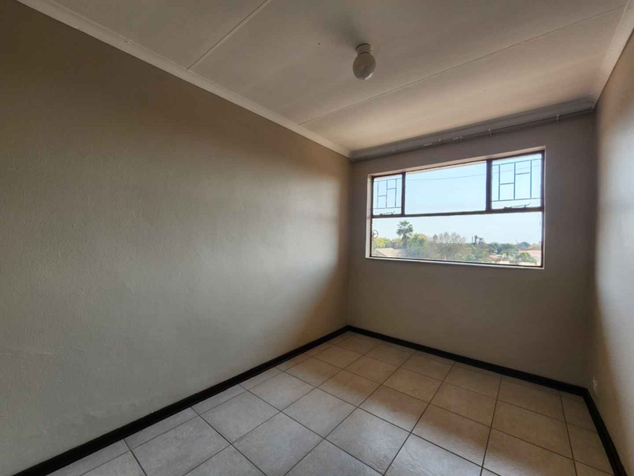 To Let 2 Bedroom Property for Rent in Jan Niemand Park Gauteng