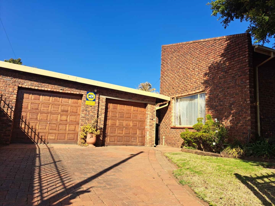 4 Bedroom Property for Sale in Eersterust Gauteng