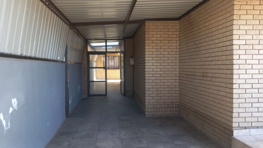 4 Bedroom Property for Sale in Diepkloof Gauteng